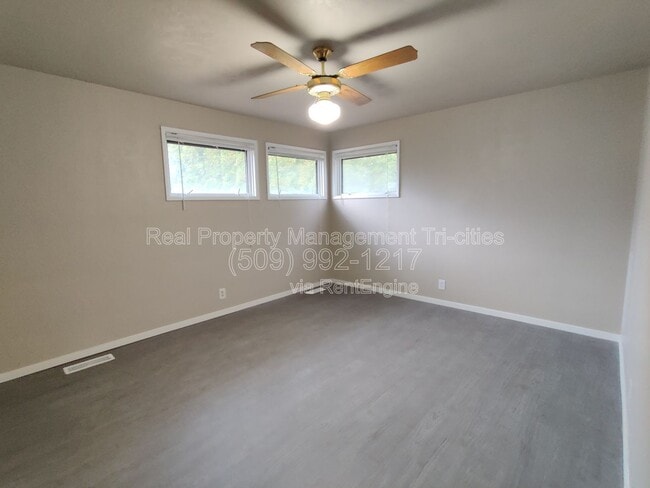 Building Photo - 7528 W Umatilla Ave