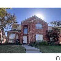 Building Photo - 1310 Pinehurst Dr