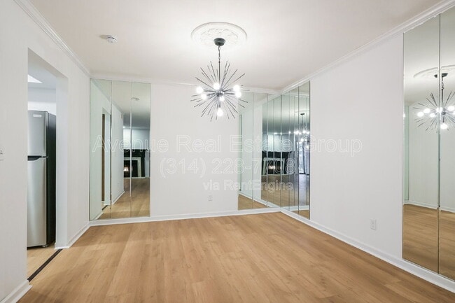 Building Photo - 590 Sarah Ln