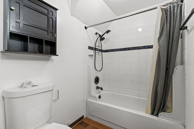 Building Photo - NorthEast Spokane Home - Beautifully Updated