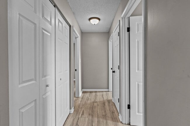 Building Photo - Cottage Charm Near Piney Green