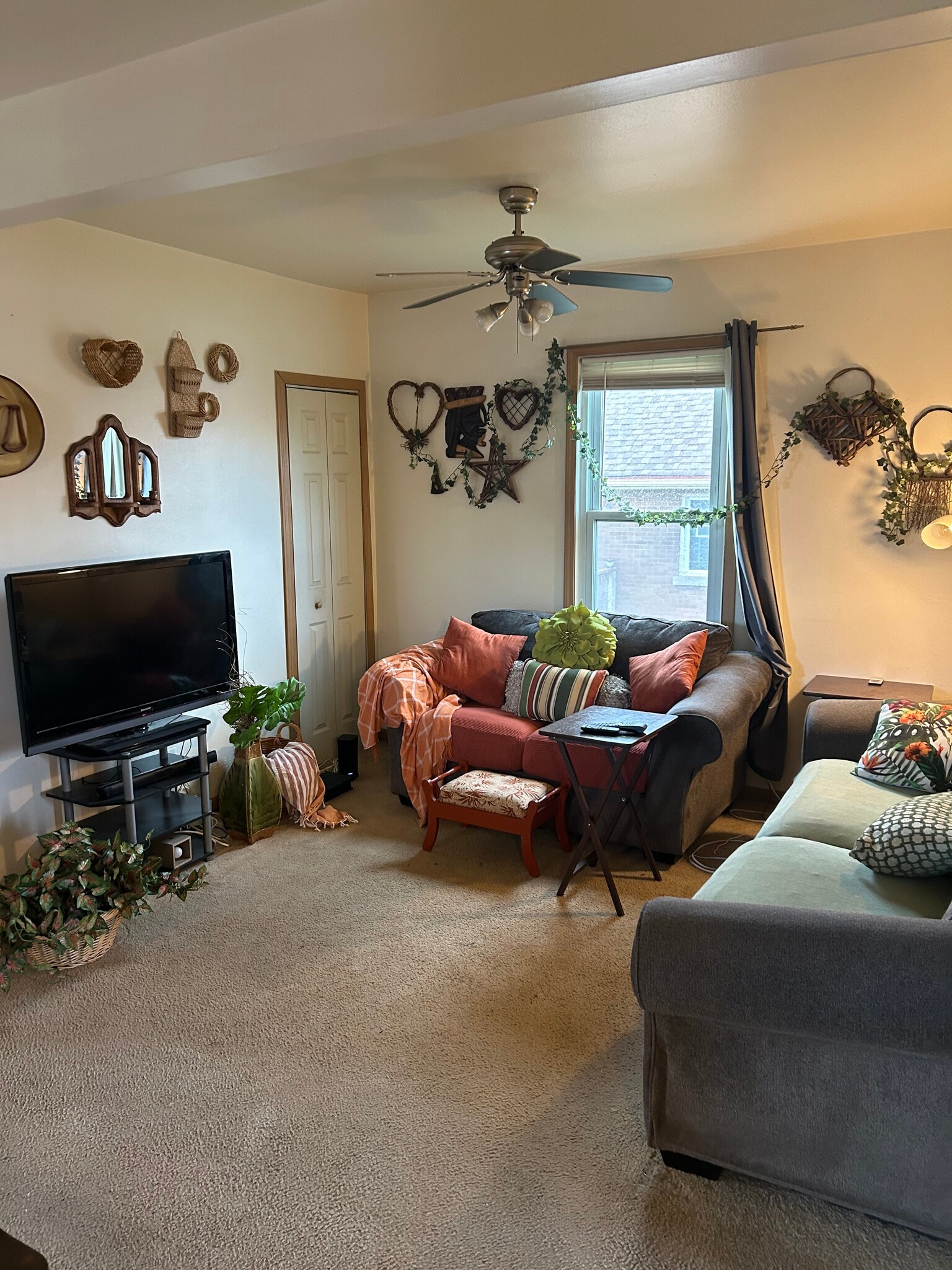 Living Room - 3708 E Somers Ave