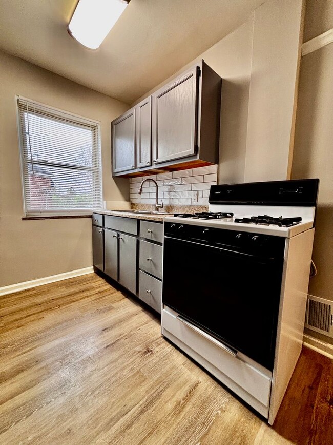 Building Photo - 2bd 1ba Fairborn