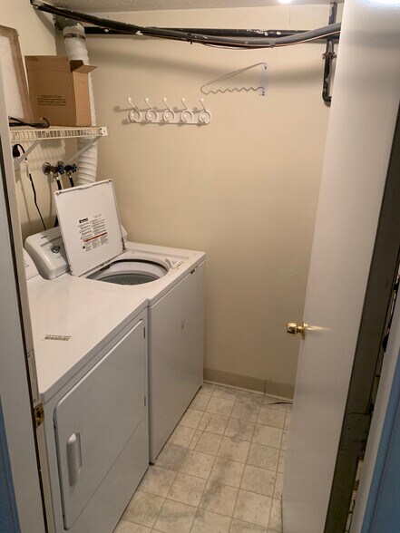 Building Photo - 27701 Evergreen Run