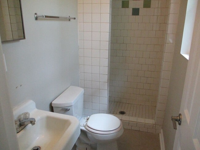 Building Photo - Updated 4 Bedroom Ranch in South Augusta