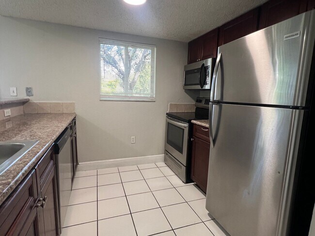 Building Photo - 3844 NW 115th Ave