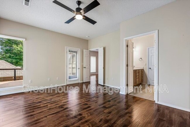 Building Photo - 5 Tanyard Ln
