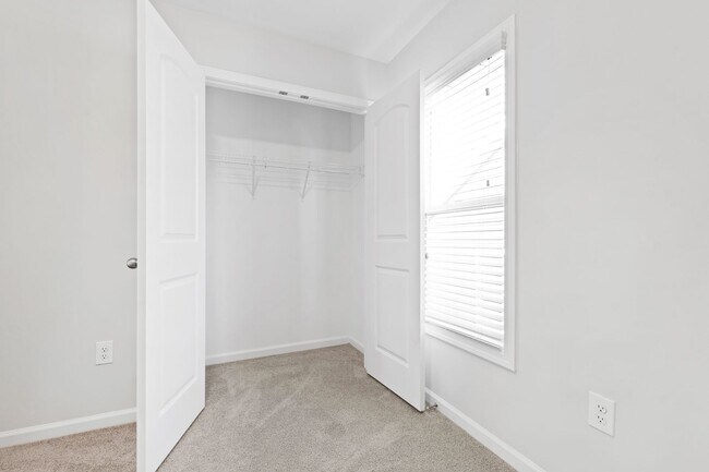 Building Photo - Like New 3 Bedroom Home Walk to DT Clayton!