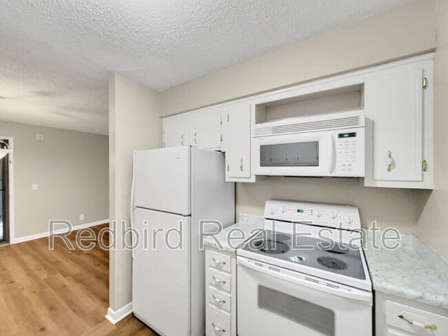 Building Photo - 2929 Selena Dr