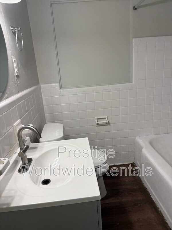 Building Photo - 3103 Head St