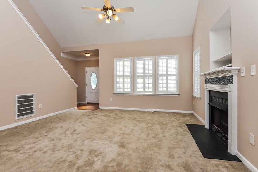 Building Photo - 3612 Willowtree Ln