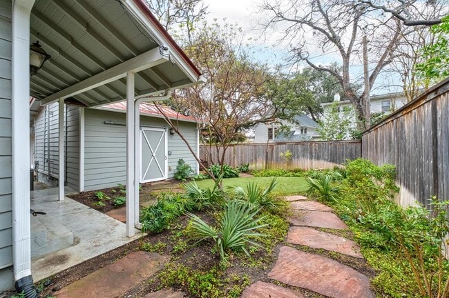 Building Photo - 1502 Murray Ln