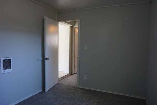 Building Photo - 3670-3672 Atlas Way
