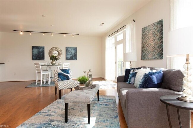 Building Photo - 670 Town Center Dr