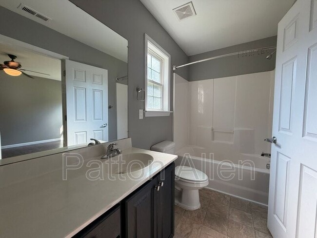 Building Photo - 210 Mud Creek Rd