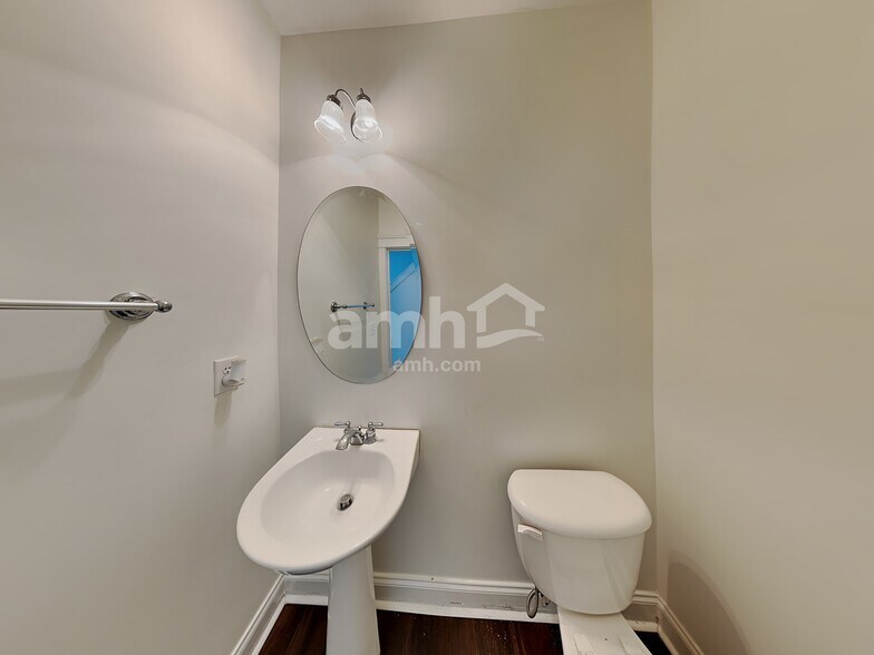 Building Photo - 13834 Carleen Way Dr
