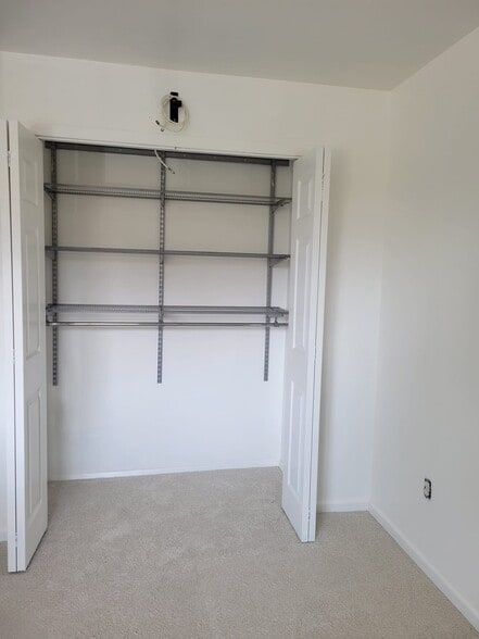 Building Photo - 7172 Donnell Pl