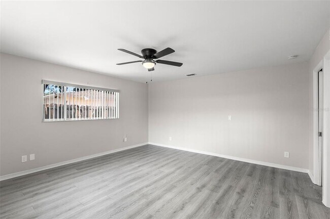Building Photo - 5546 5th St S