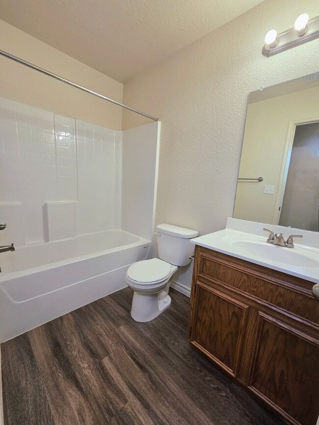 Building Photo - AVAILABLE SOON! (SECTION 8 ACCEPTED)