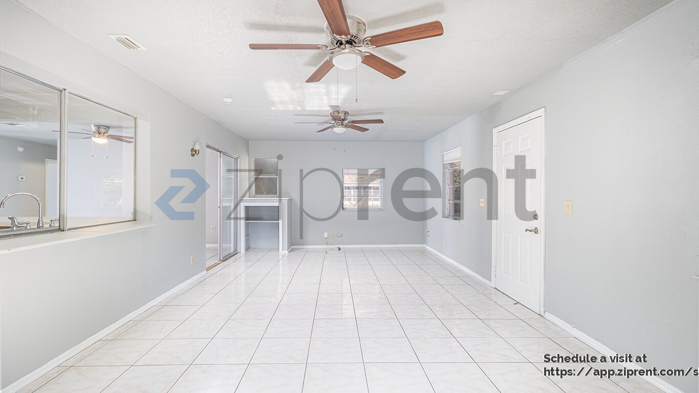 Building Photo - 839 Chelsea Ave