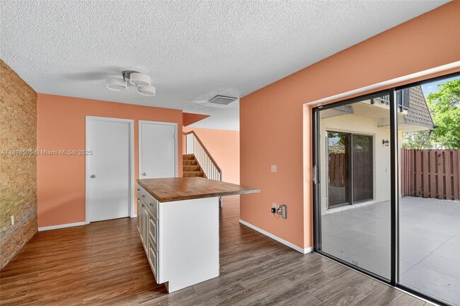 Building Photo - 2913 SW 22nd Cir