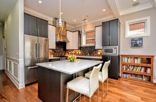 Building Photo - 1124 W Wrightwood Ave