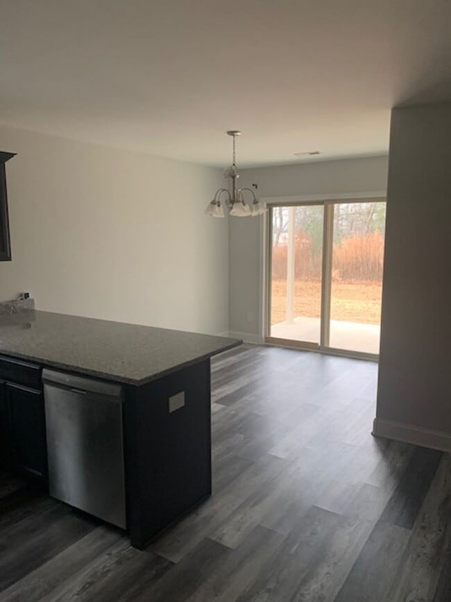 Building Photo - Single Family Home