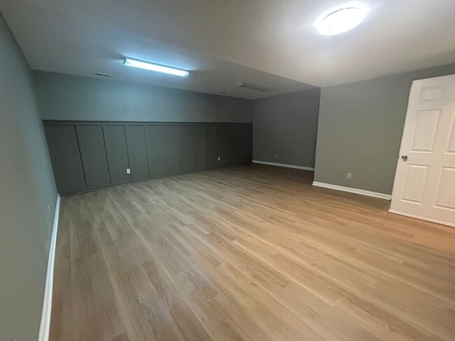 Building Photo - 4-Bedroom Gem Near Downtown Huntsville – N...