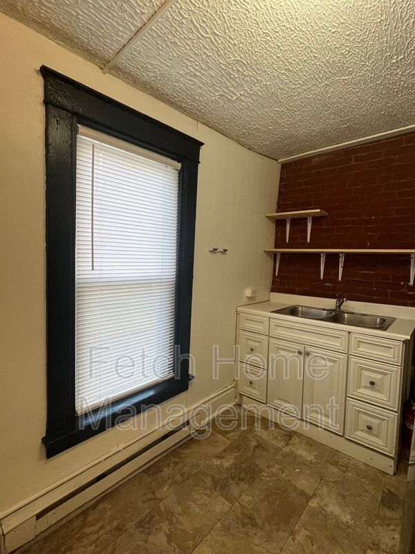 Building Photo - 631 N Prince St