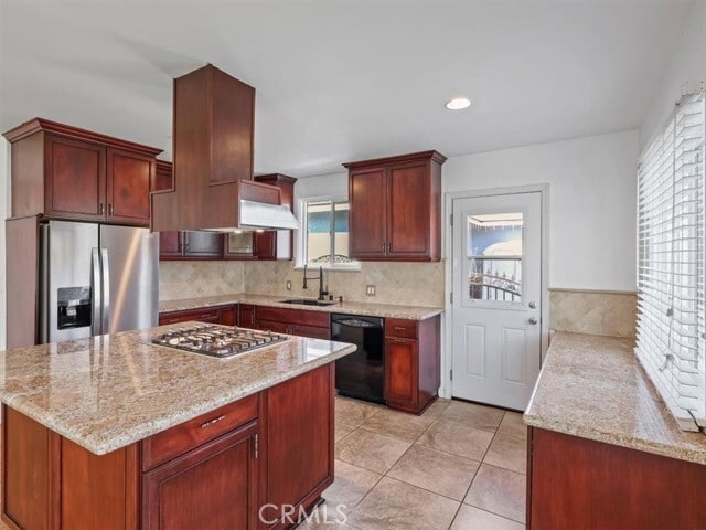 Building Photo - 7767 Independence Ave