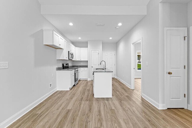 Building Photo - 217 Lenox Cir