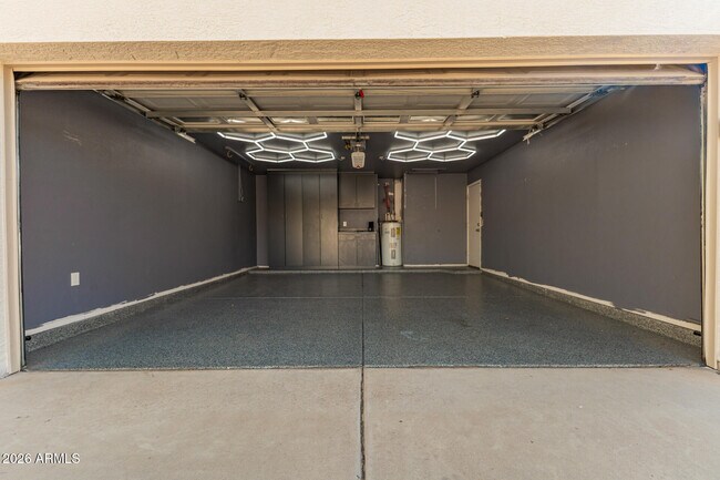 Building Photo - 163 W Liberty Ln