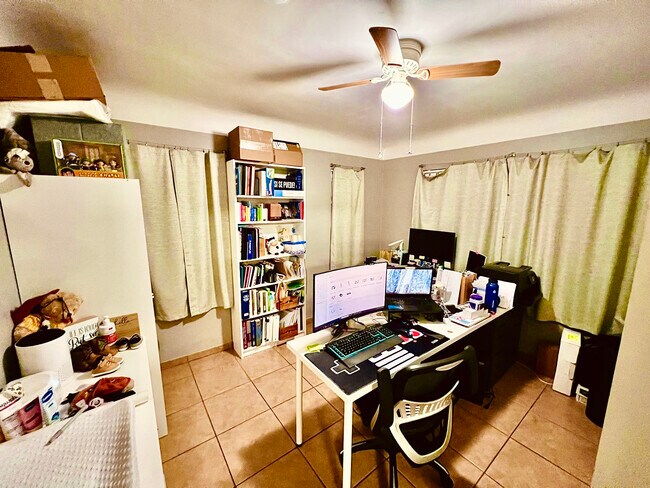 Building Photo - 2565 Kansas Ave