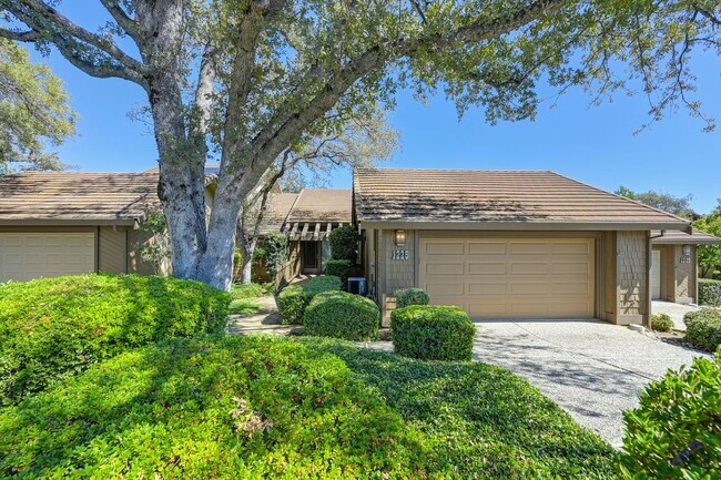 Building Photo - South Auburn Gem! Stylish 2BR Townhome in Quiet, Neighborhood