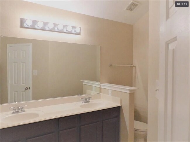 Building Photo - 5405 Crimson Oaks Dr