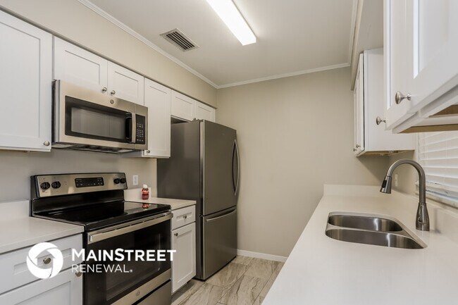 Building Photo - 1552 Foxridge Run SW