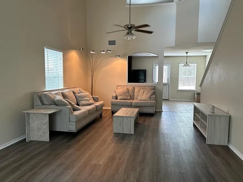Primary Photo - 6009 Adair Dr