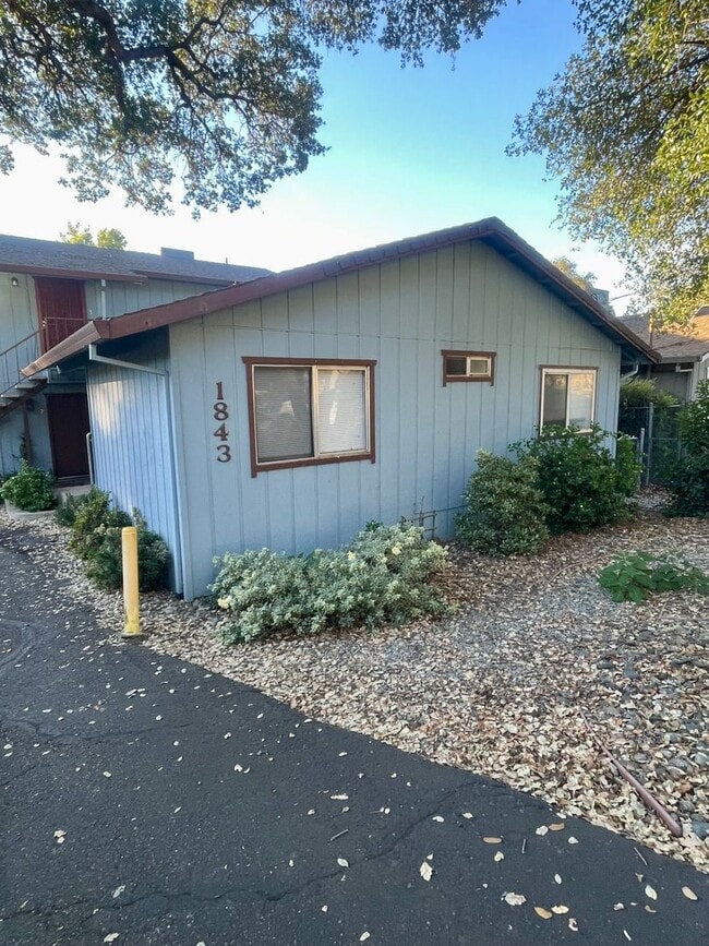 Building Photo - 1843 Shasta St