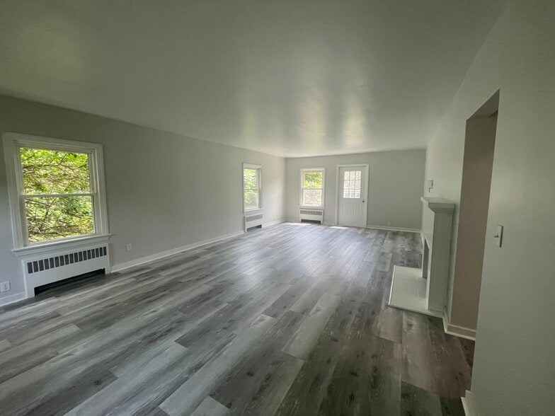 Building Photo - 10334 Adirondack View Hts