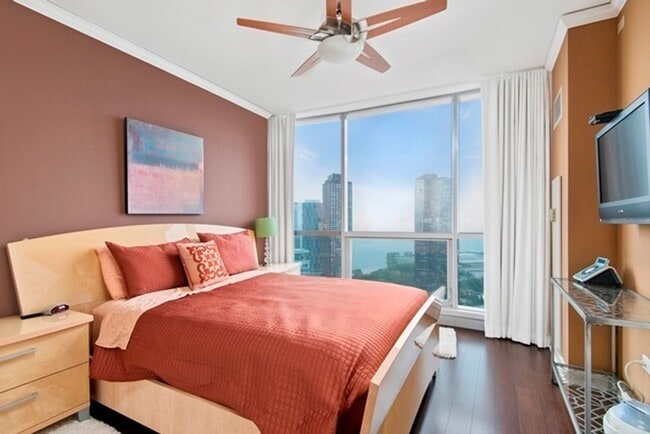 Building Photo - Stunning 3b3b Condo Unit in Highly Desired Lake Shore East