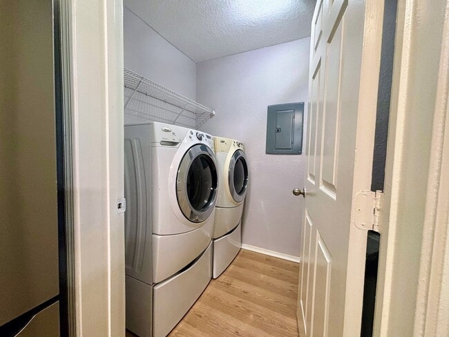 Building Photo - Condo Rental in Zephyrhills