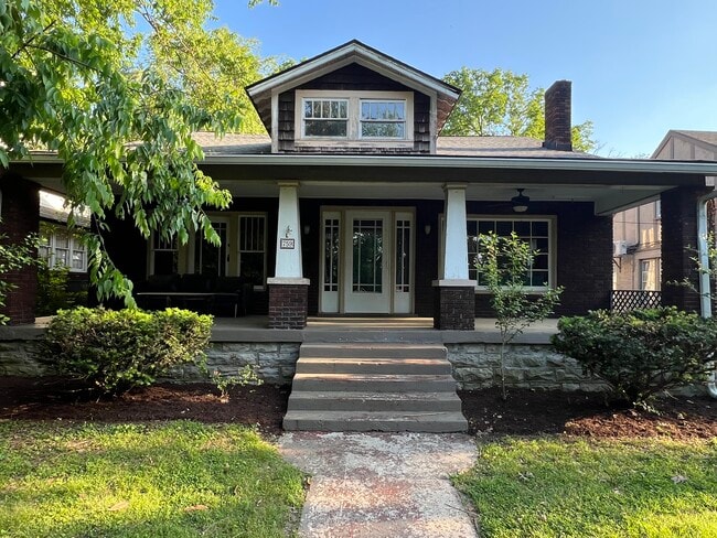 Building Photo - 759 Roycroft Pl