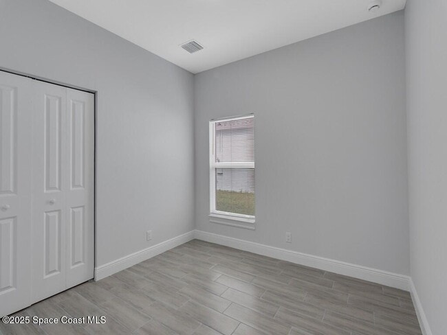 Building Photo - 2465 87th Ave