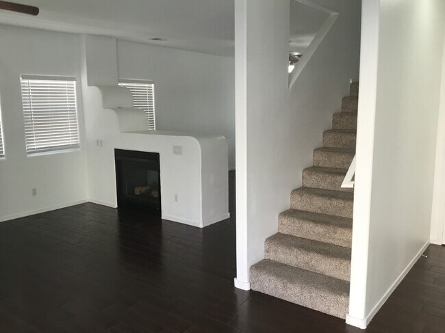 Building Photo - 10852 Arezzo Dr NW