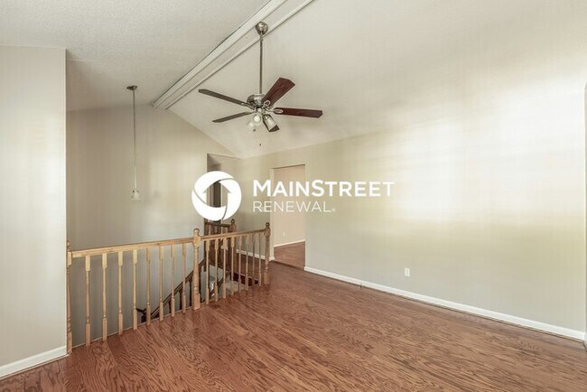Building Photo - 4 Bedroom Pet-Friendly Home in Birmingham, AL with Main Street Renewal