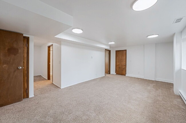 Building Photo - 13918 SE 23rd St