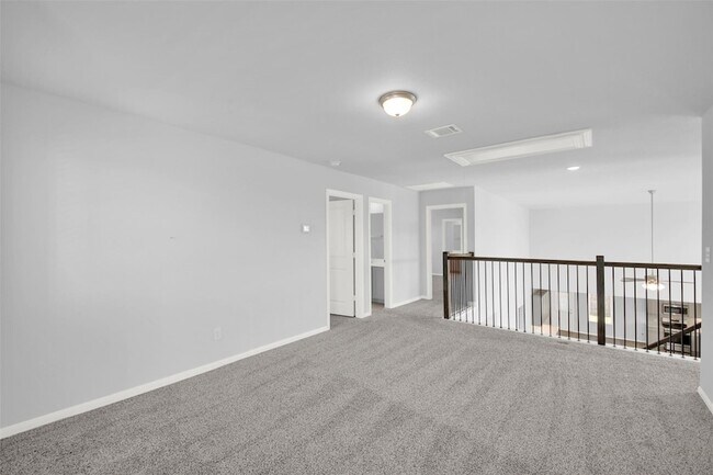 Building Photo - 113 Greenthread Dr