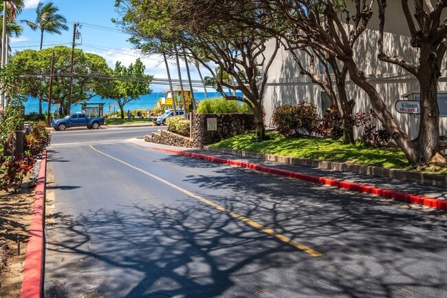 Building Photo - Ocean View 2/2 Fully Furnished + Newly Renovated Condo!