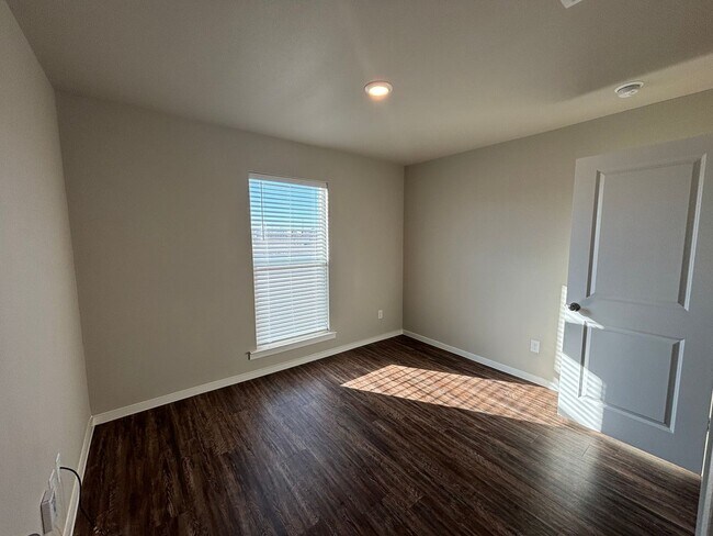 Building Photo - Get Rental In Upland West Available