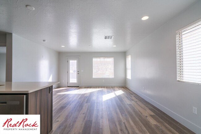 Building Photo - Innovative Design! 4 Bedroom Home in the Beautiful Desert Playa Community